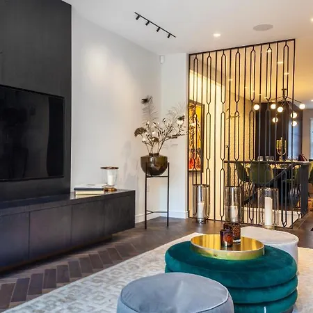 Luxury 3 Bedroom House With Garden Next To Battersea Park Holiday home *