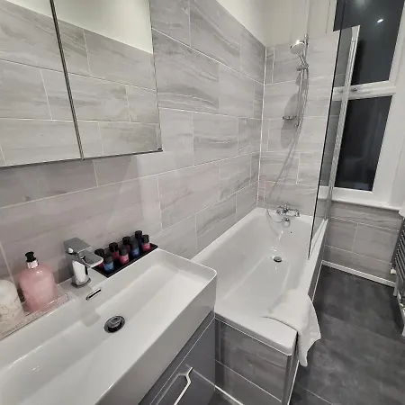 Apartment Garland Modern 4 Bedroom London