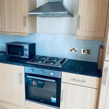 Spacious 2-bedroom, 2-bath Flat With Traditional Decor And Extra Sleeping Capacity In Chelsea *