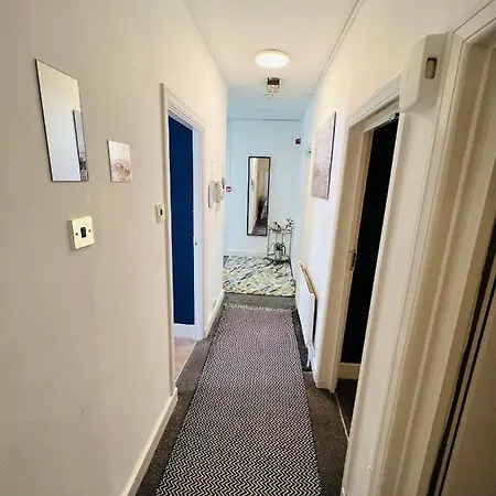 2-bedroom Living Flats Near Edgware Road Londra