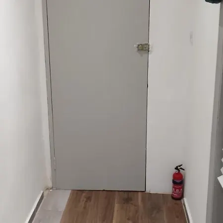 Apartment Lovely 1 Bedroom With Garden London