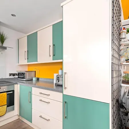 Apartment Guestready - Artsy Penthouse In Heart Of The