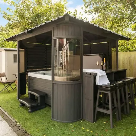 Jones Real Escapes Retreat London