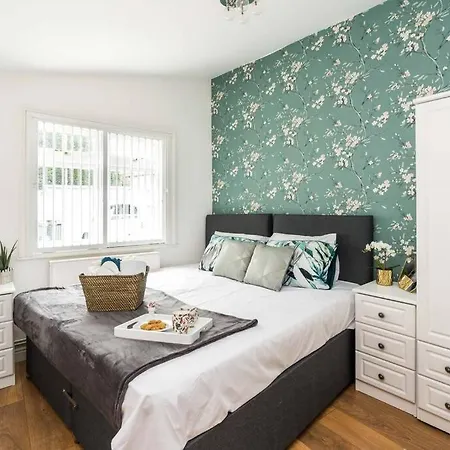 Holiday home Jones Real Escapes Retreat *