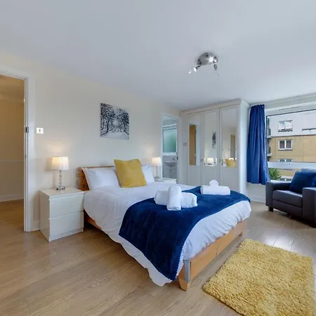 Flourish - Constant Court - Canary Wharf