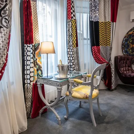 The Exhibitionist Hotel 5*