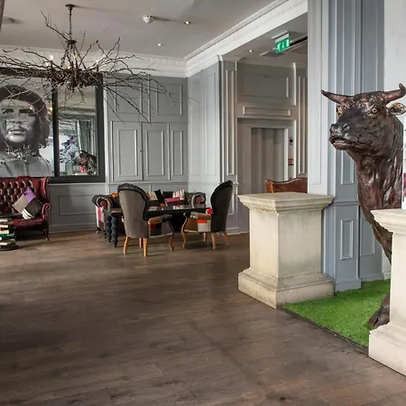 The Exhibitionist 5* London