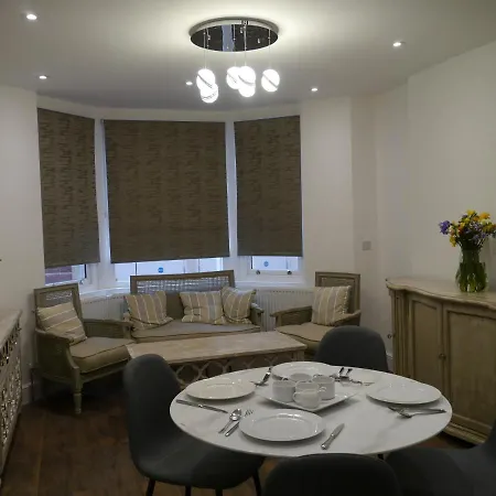 64 Avonmore Olympia Kensington Boutique Apartment London