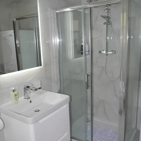 Apartment 64 Avonmore Olympia Kensington Boutique