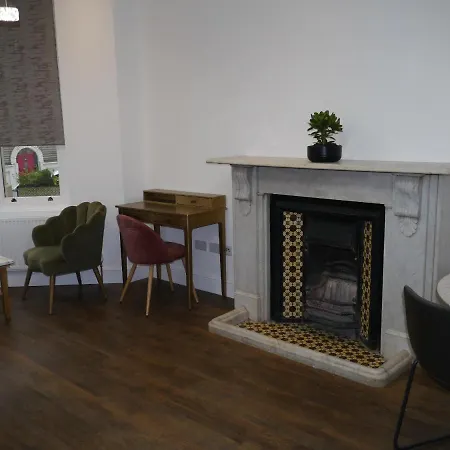 64 Avonmore Olympia Kensington Boutique Apartment London