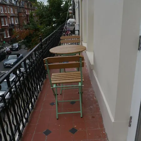64 Avonmore Olympia Kensington Boutique Apartment London