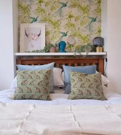 Holiday home Stylish 3 Bedroom Townhouse In Brockley With Large Garden *