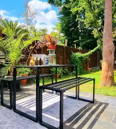 Stylish 3 Bedroom Townhouse In Brockley With Large Garden