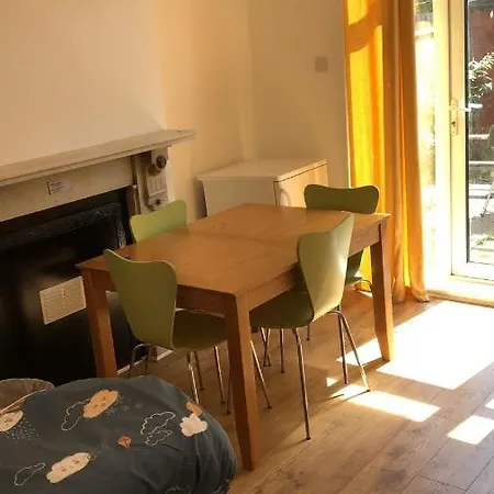 Burney Tomar House Проживание в семье *