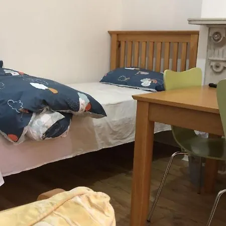 Burney Tomar House Кройдон