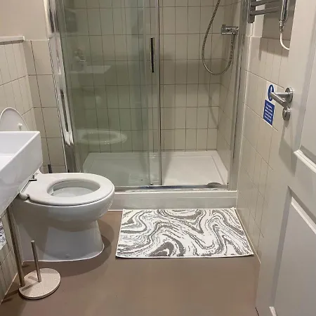 Apartment New Luxury Cyberpunk 1bed Studio Serviced Notting Hill Free Wifi & Netflix Location Perfect For Solo & Coupled Guests London