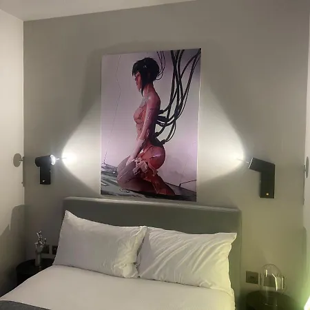 New Luxury Cyberpunk 1bed Studio Serviced Notting Hill Free Wifi & Netflix Location Perfect For Solo & Coupled Guests * London