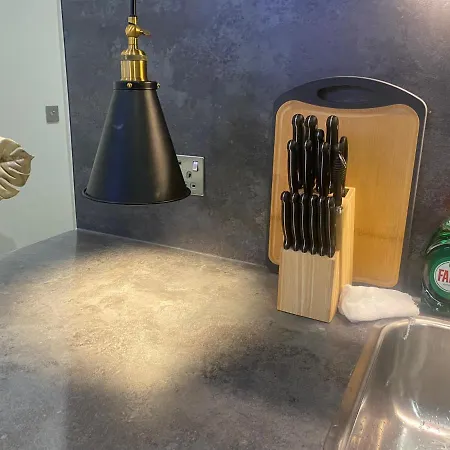 New Luxury Cyberpunk 1bed Studio Serviced Notting Hill Free Wifi & Netflix Location Perfect For Solo & Coupled Guests Apartment
