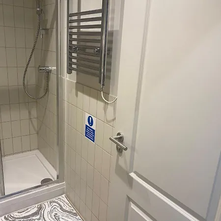 New Luxury Cyberpunk 1bed Studio Serviced Notting Hill Free Wifi & Netflix Location Perfect For Solo & Coupled Guests Apartment *