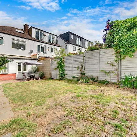 Large Modern 3 Bedroom House West Norwood Crystal Palace Gipsy Hill Holiday home *