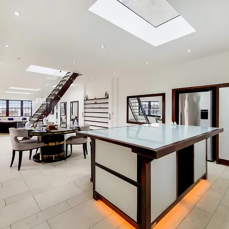 The Lyall Exclusive London