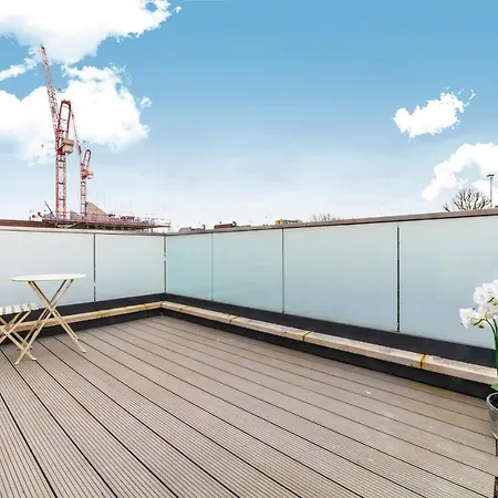 Luxury 3 Bedroom House With Garden Next To Battersea Park * London