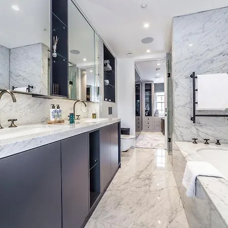 Luxury 3 Bedroom House With Garden Next To Battersea Park London