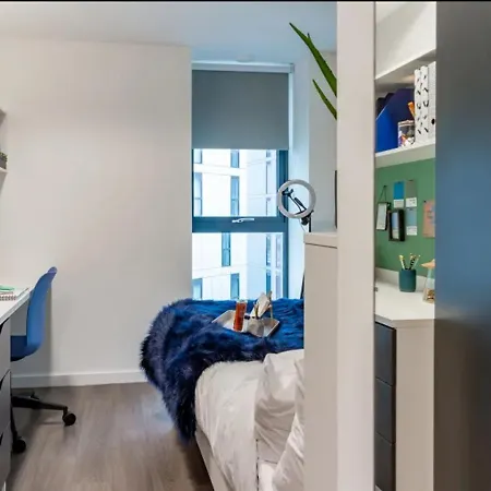 Modern Rooms In Wembley, Sk