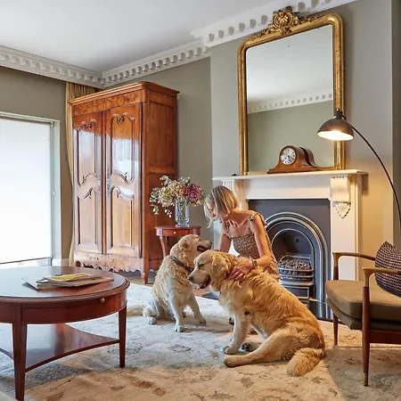 9 Hertford Street Apartment *