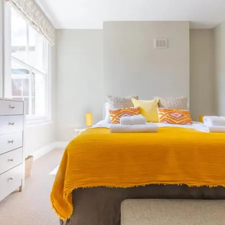 Apartment Luxuriously Designed 3 Bedroom In Clapham London
