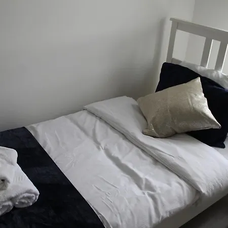 Gresham - Close To Excel, Contractors, Relocators, Paid Parking