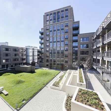 Stylish Family Sized 2 Bedroom London