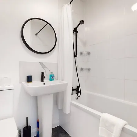 Lovely 1 Bedroom Flat In Shepherd's Bush Apartment