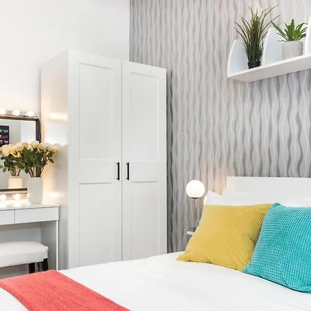 Two Bedroom In Central With Large Terrace *