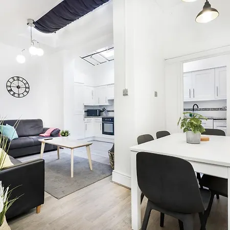 Two Bedroom In Central With Large Terrace