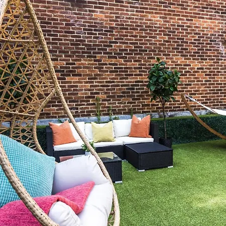 Two Bedroom In Central With Large Terrace *