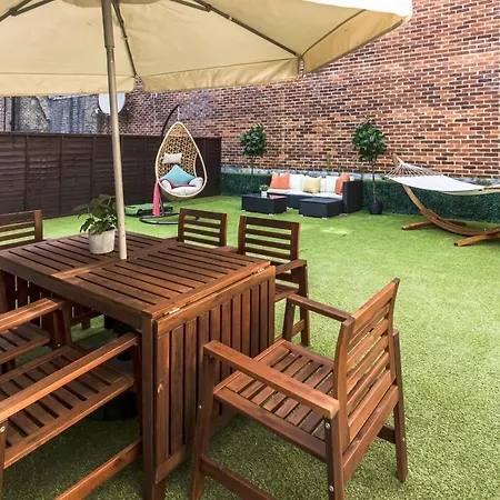 Two Bedroom In Central With Large Terrace * London
