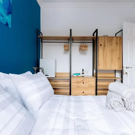 Homestay Luxury And Bright Bedrooms In Queens Park London