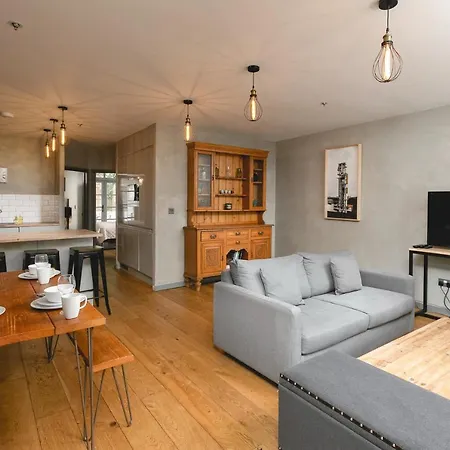 Penthousestays Nr Notting Hill - Luxury 2 Bedroom King Bed - Near Portobello Road Apartment *