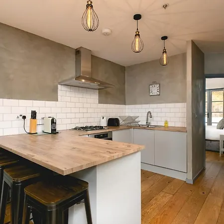 Penthousestays Nr Notting Hill - Luxury 2 Bedroom King Bed - Near Portobello Road