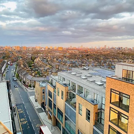 Stylish 2bed2bath Flat Roof Garden View *