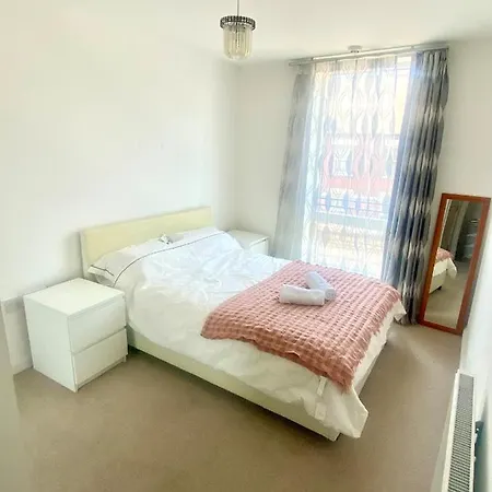 Apartment Stylish 2bed2bath Flat Roof Garden View