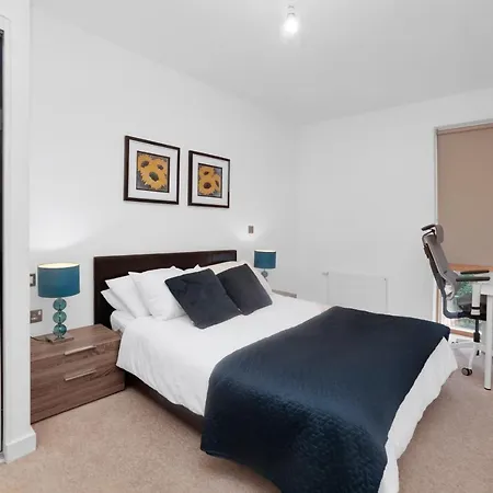 2 Bedroom In The Heart Of Greater London