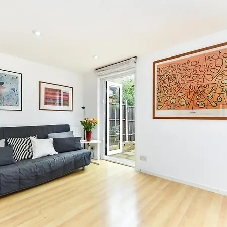 Apartment Modern 4 Bedroom Terraced House By The Thames *