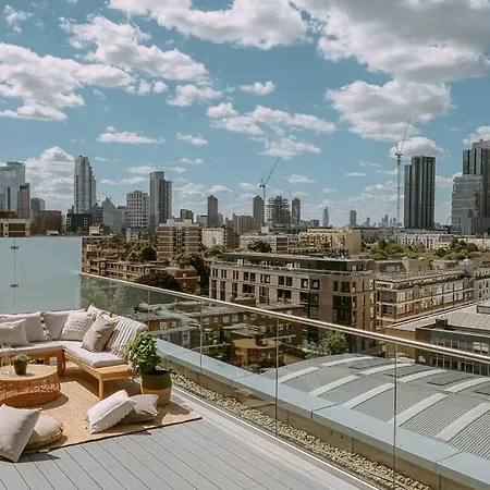 Apartment Penthouse. Roof Terrace. Shoreditch. Ac *