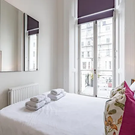 Apartment Somerset Court Kensington