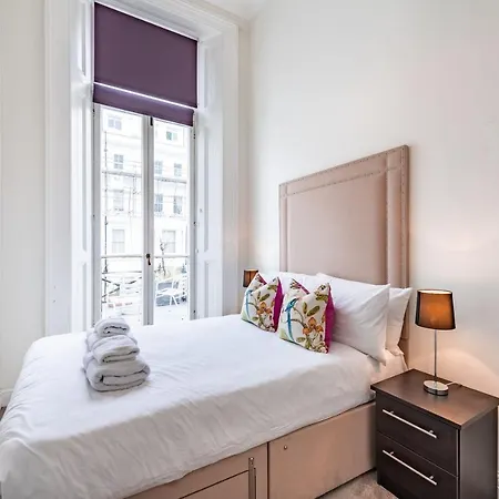 Apartment Somerset Court Kensington