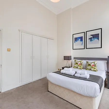 Somerset Court Kensington Apartment *