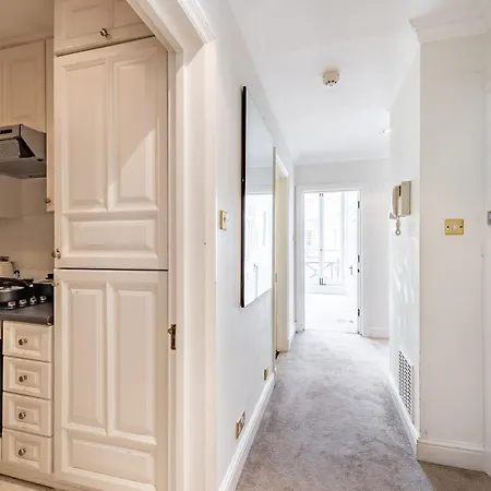 Somerset Court Kensington Apartment London