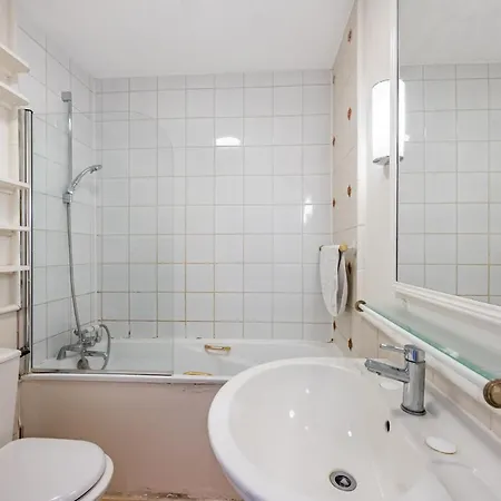 Somerset Court Kensington Apartment